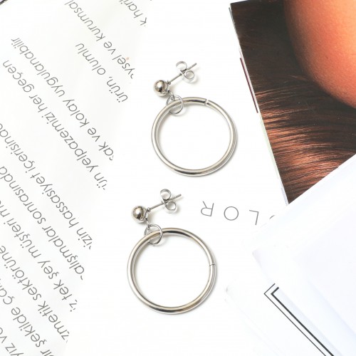 Halka Sallantılı Çelik Küpe