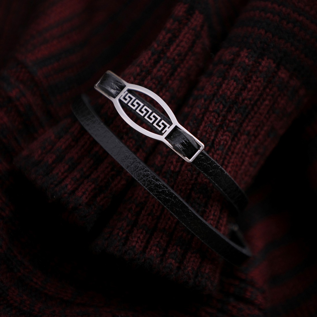 Toptan Anonim Figürlü Dolamalı Çelik Bileklik Fiyatları