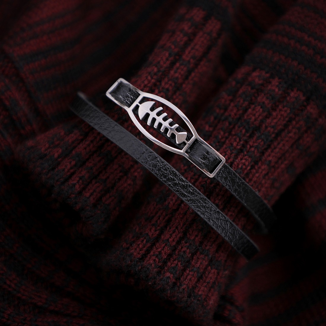 Toptan Balık Kemikleri Figürlü Dolamalı Çelik Bileklik Fiyatları