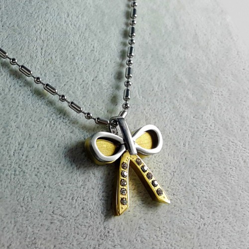 قلادة نسائية من الصلب 188