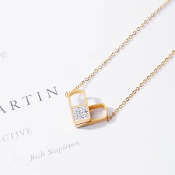 قلادة نسائية من الصلب 6930