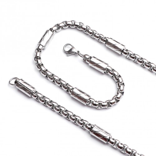 Büyük Boy Yuvarlak Geçmeli Çelik Kolye Modeli