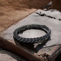 سوار رجالي من الستانلس ستيل وجلد الخراف