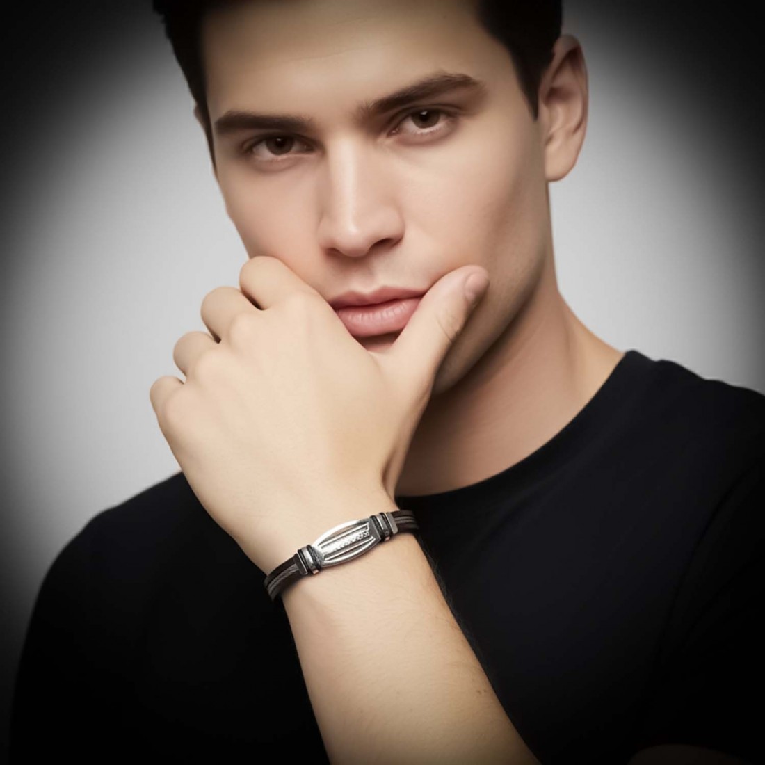 Grek anahtarı desenli çelik plakalı, çelik halatlı deri toptan erkek bileklik