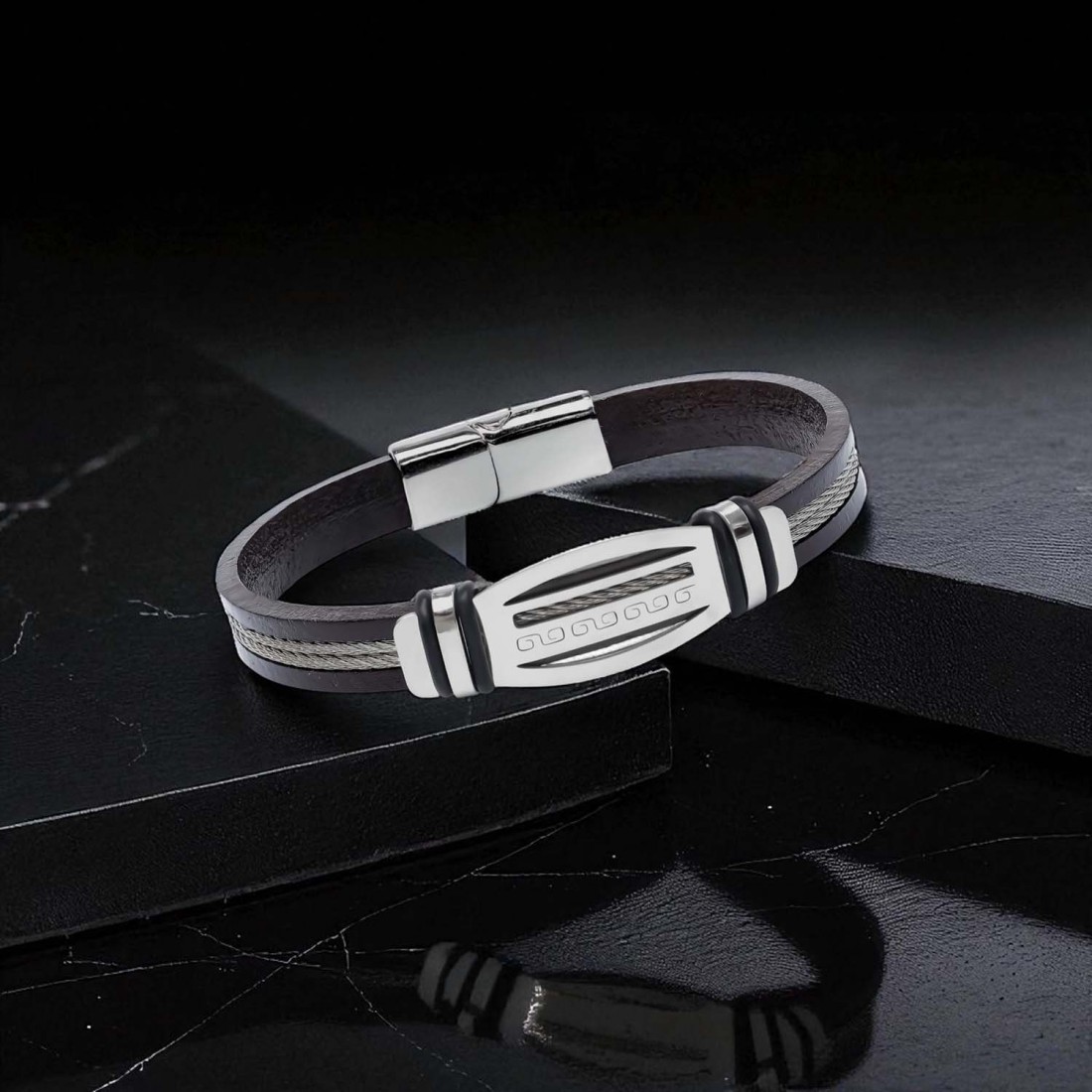 Grek anahtarı desenli çelik plakalı, çelik halatlı deri toptan erkek bileklik