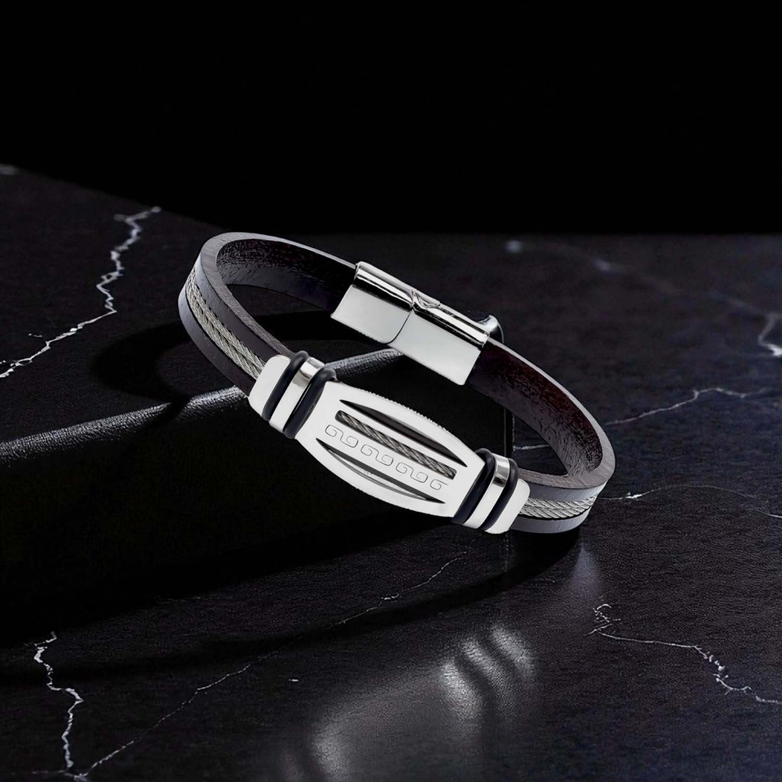 Grek anahtarı desenli çelik plakalı, çelik halatlı deri toptan erkek bileklik