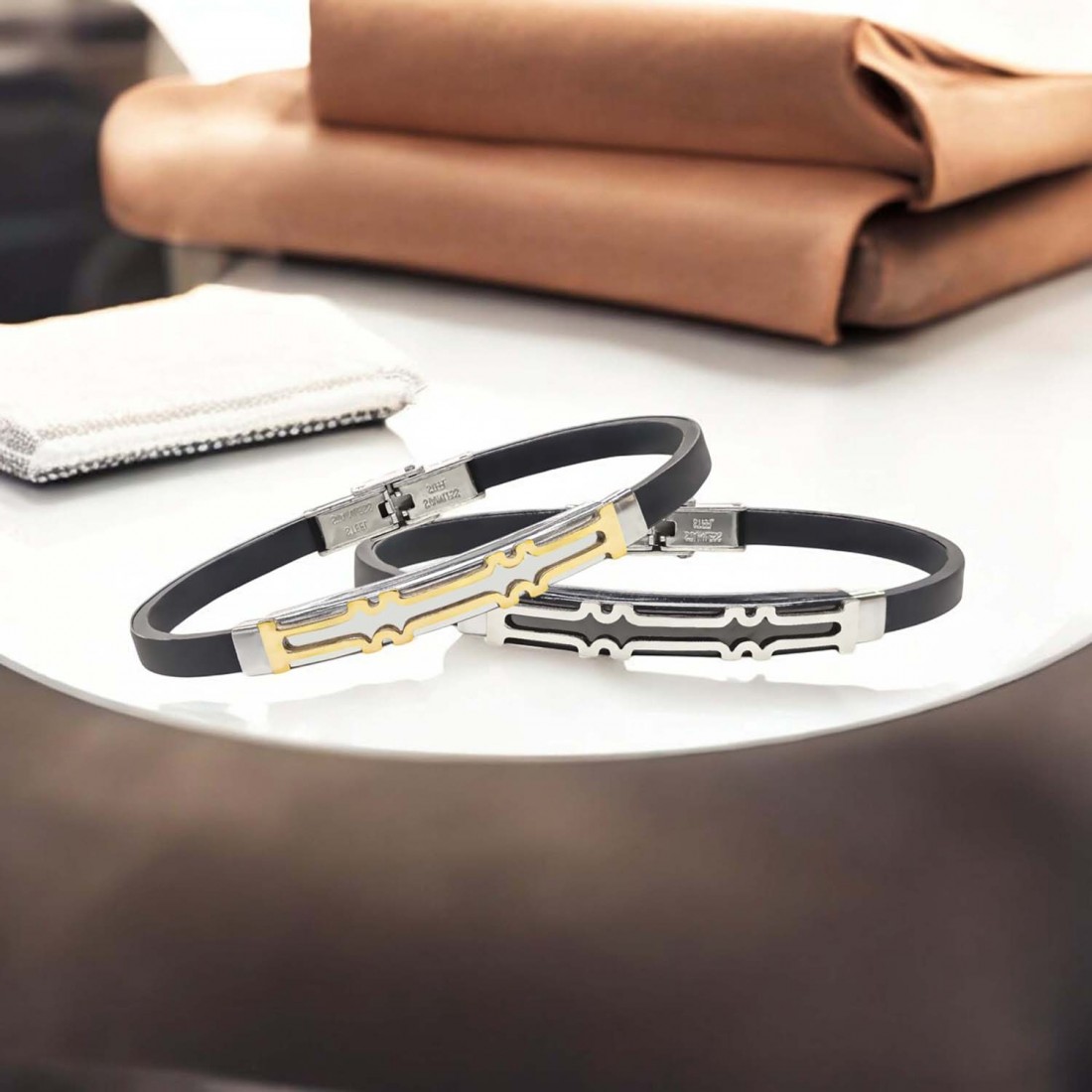 Desenli Çelik Bileklik
