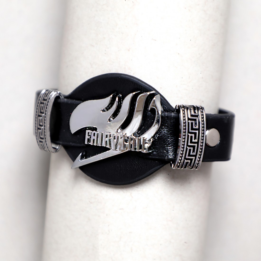 Toptan Fairy Tail Bordo Ve Siyah Anime Deri Bileklik Fiyatları
