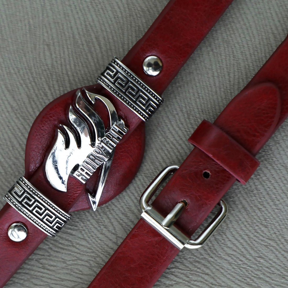 Toptan Fairy Tail Bordo Ve Siyah Anime Deri Bileklik Fiyatları