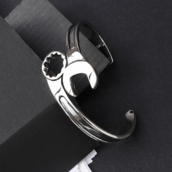 سوار كامل من الفولاذ 7655