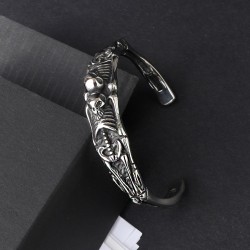 سوار كامل من الفولاذ 7640