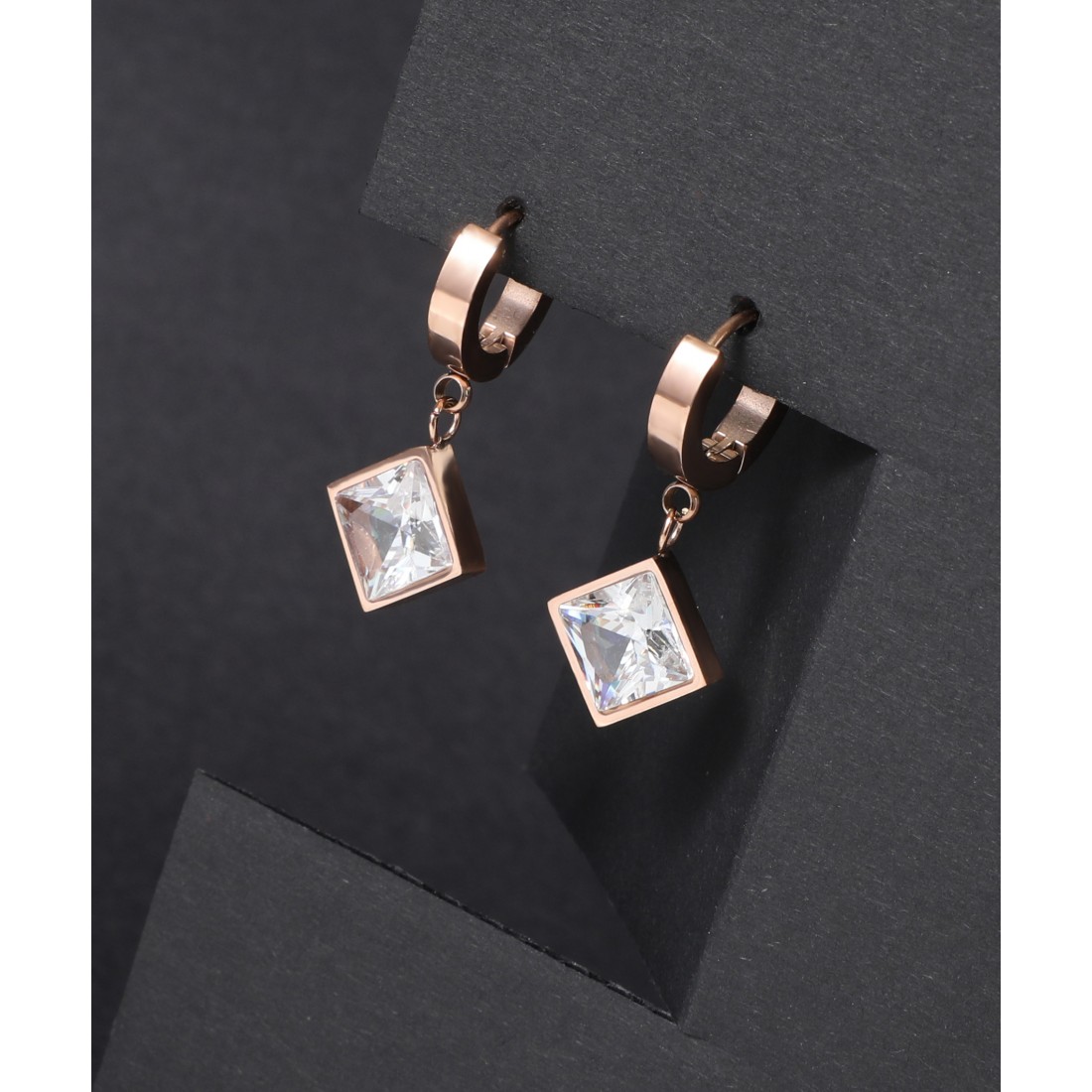 Toptan Kadın Çelik Küpe Fiyatları