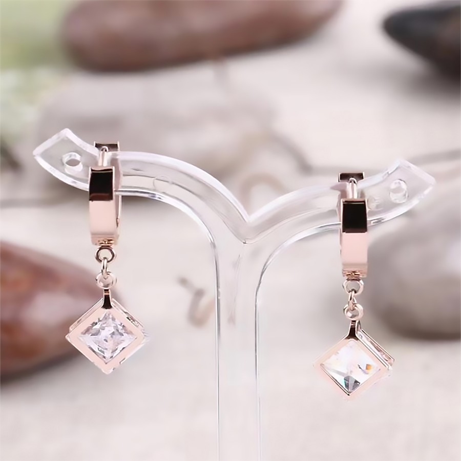 Toptan Kadın Çelik Küpe Fiyatları