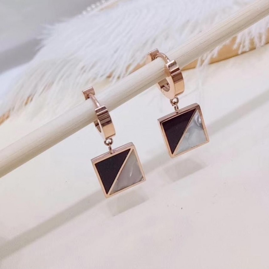 Kadın Kararmayan Çelik Küpe