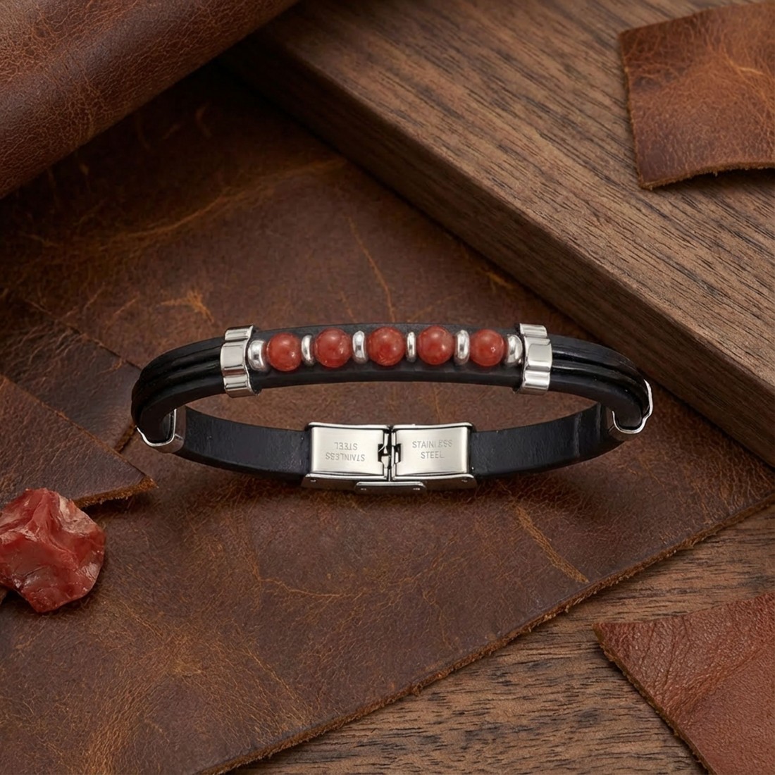 Kırmızı Akik Taşlı Deri Bileklik