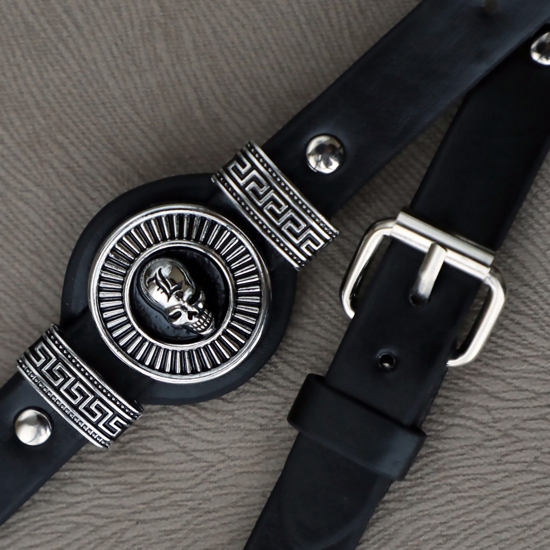 Toptan Kuru Kafa Anime Deri Bileklik Fiyatları