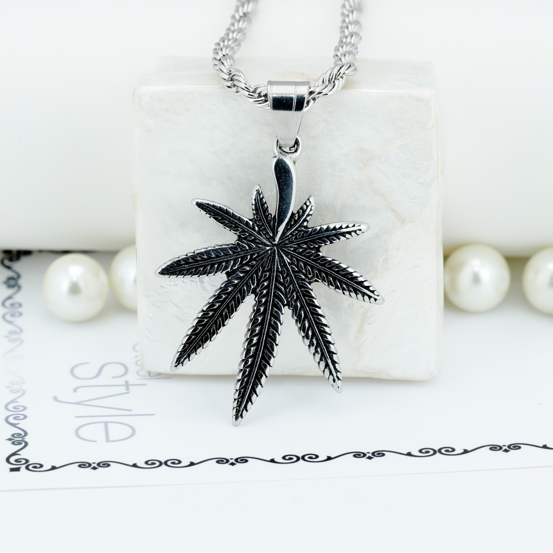 Toptan Marijuana Yaprağı Çelik Kolye Ucu Fiyatları