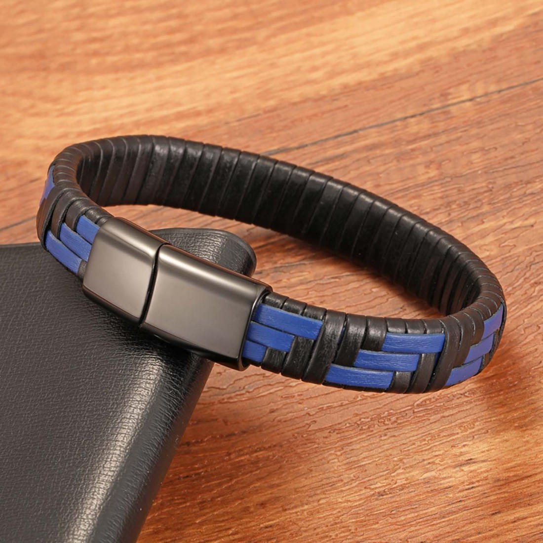 Mavi Ve Siyah Deri Örgü Ve Çelik Bileklik