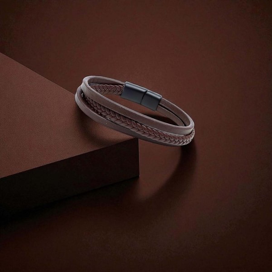 Sadece Kahverengi Saç Örgü Ve Çelik Bileklik