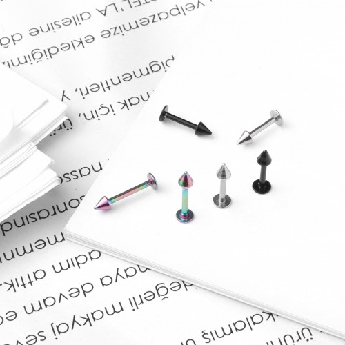 Sivri Uçlu Dudak Piercing