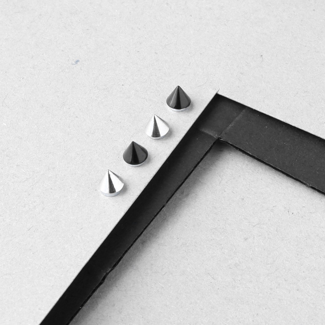 Toptan Sivri Uçlu Manyetik Çelik Piercing Fiyatları