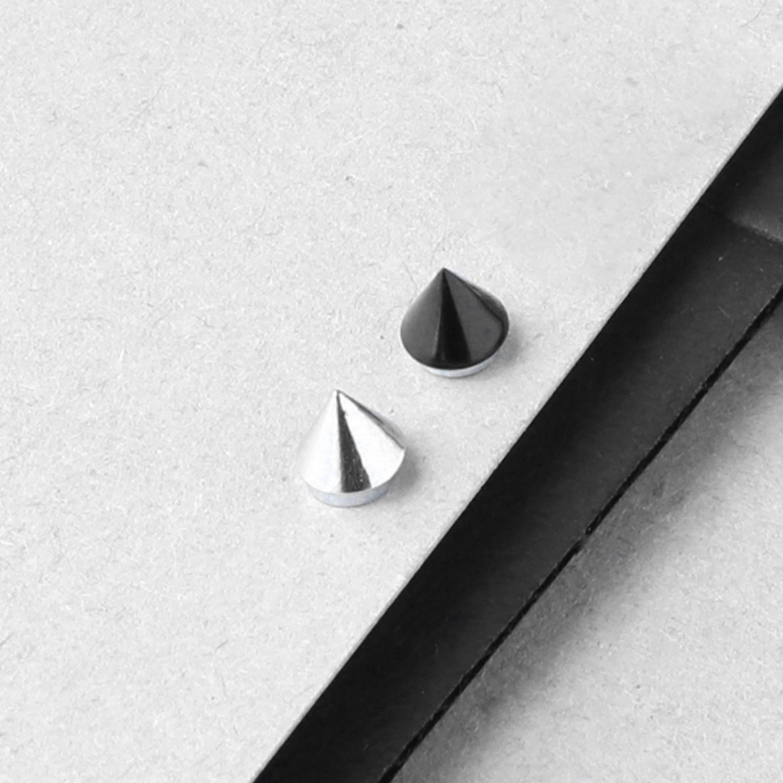 Toptan Sivri Uçlu Manyetik Çelik Piercing Fiyatları