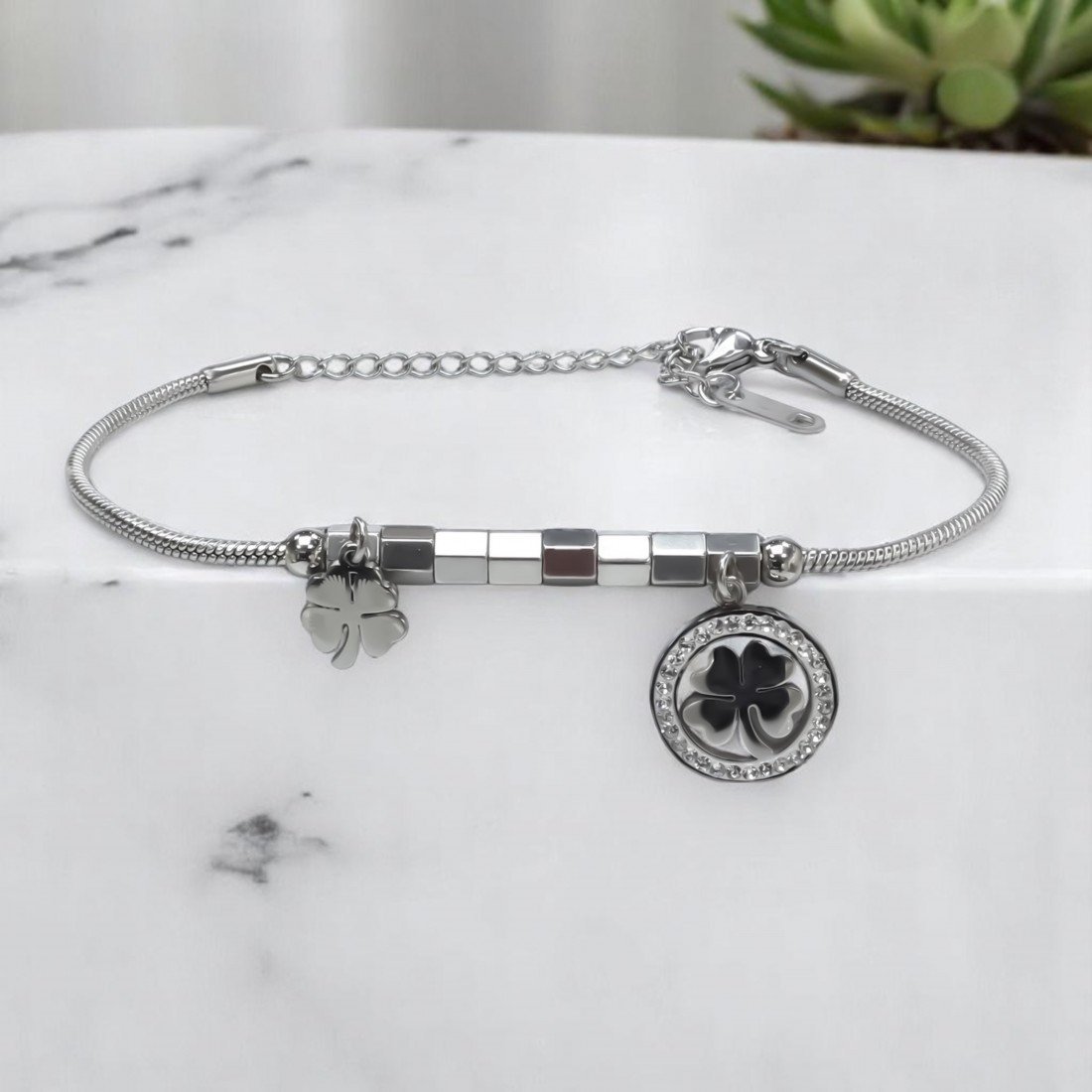 Yonca Yaprağı Kadın Çelik Bileklik