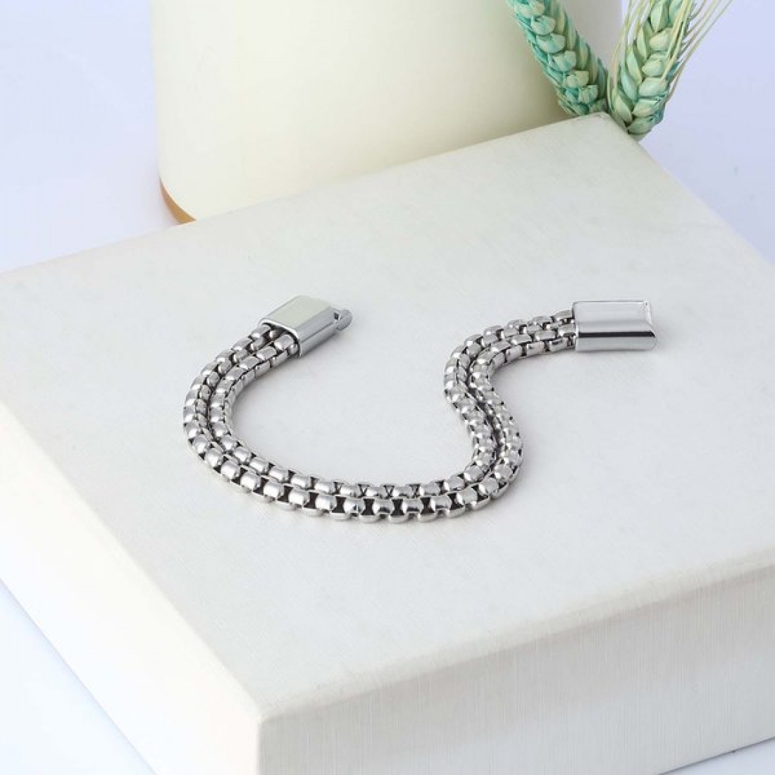 Zincir Çelik Bileklik: Kalite ve Şıklığı Bir Arada Sunar!