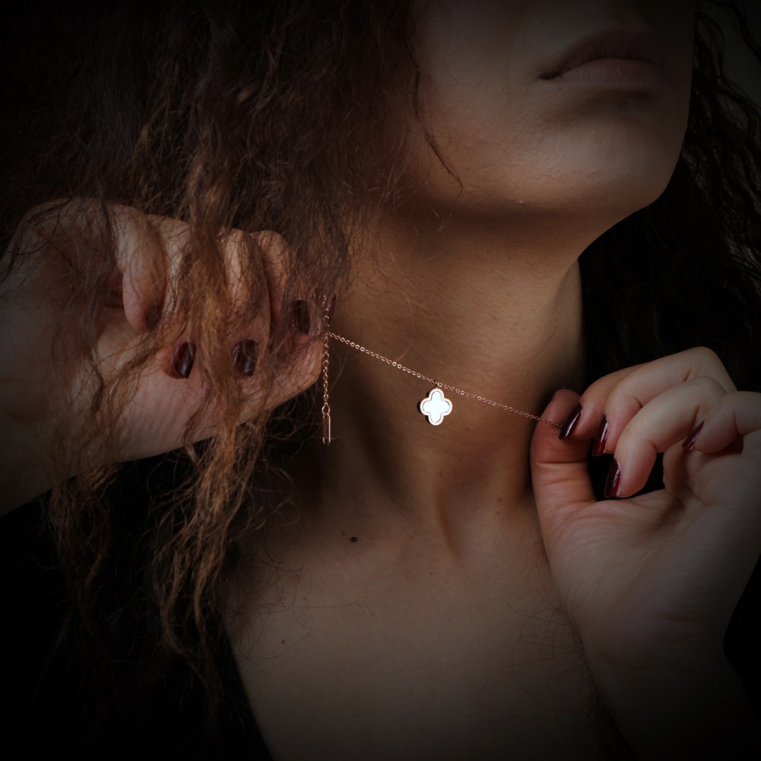 Toptan Zirkon Taş Bezeli Sedef Bayan Çelik Kolye Fiyatları