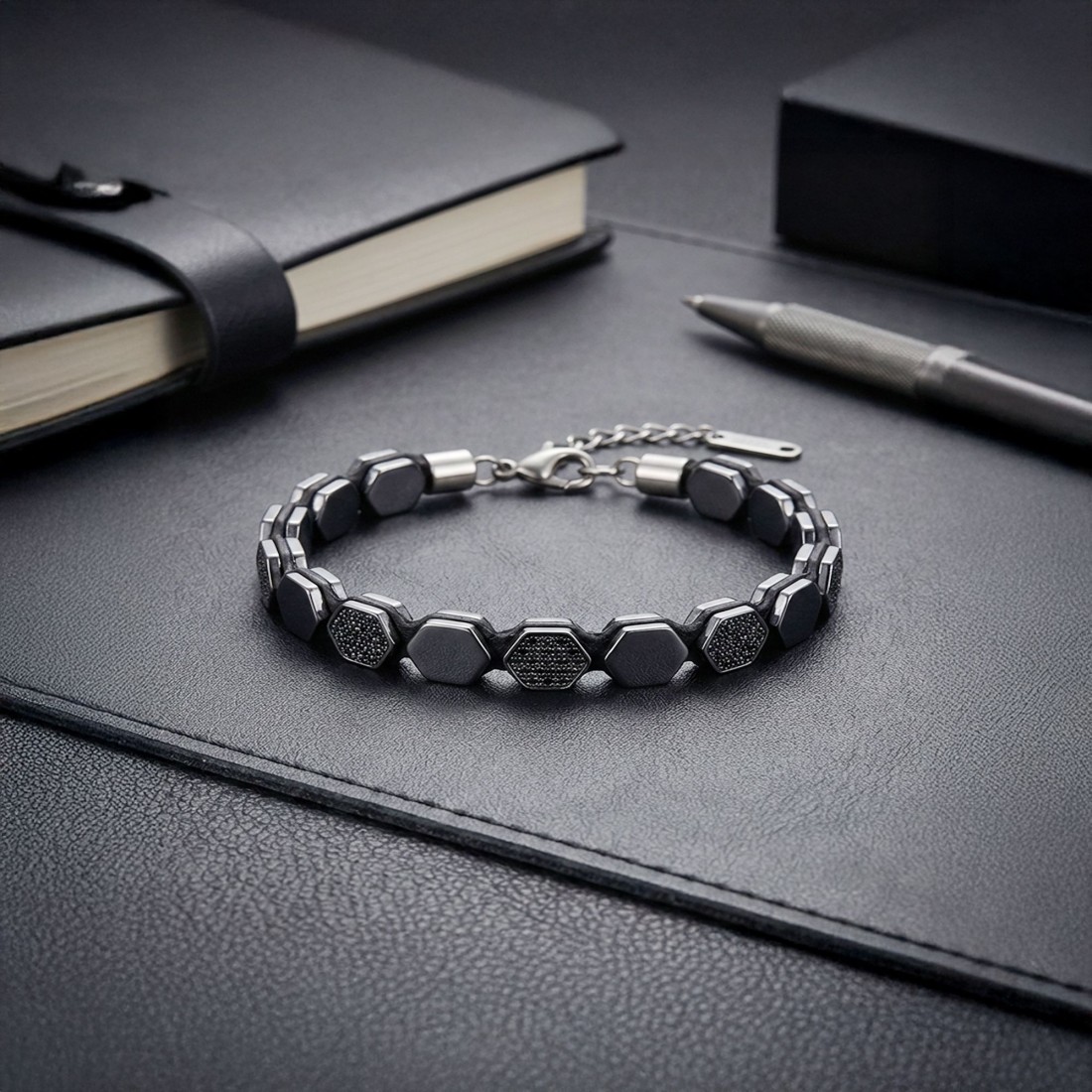 Zirkon Taşlı Ayarlanabilir Hematit Çelik Bileklik